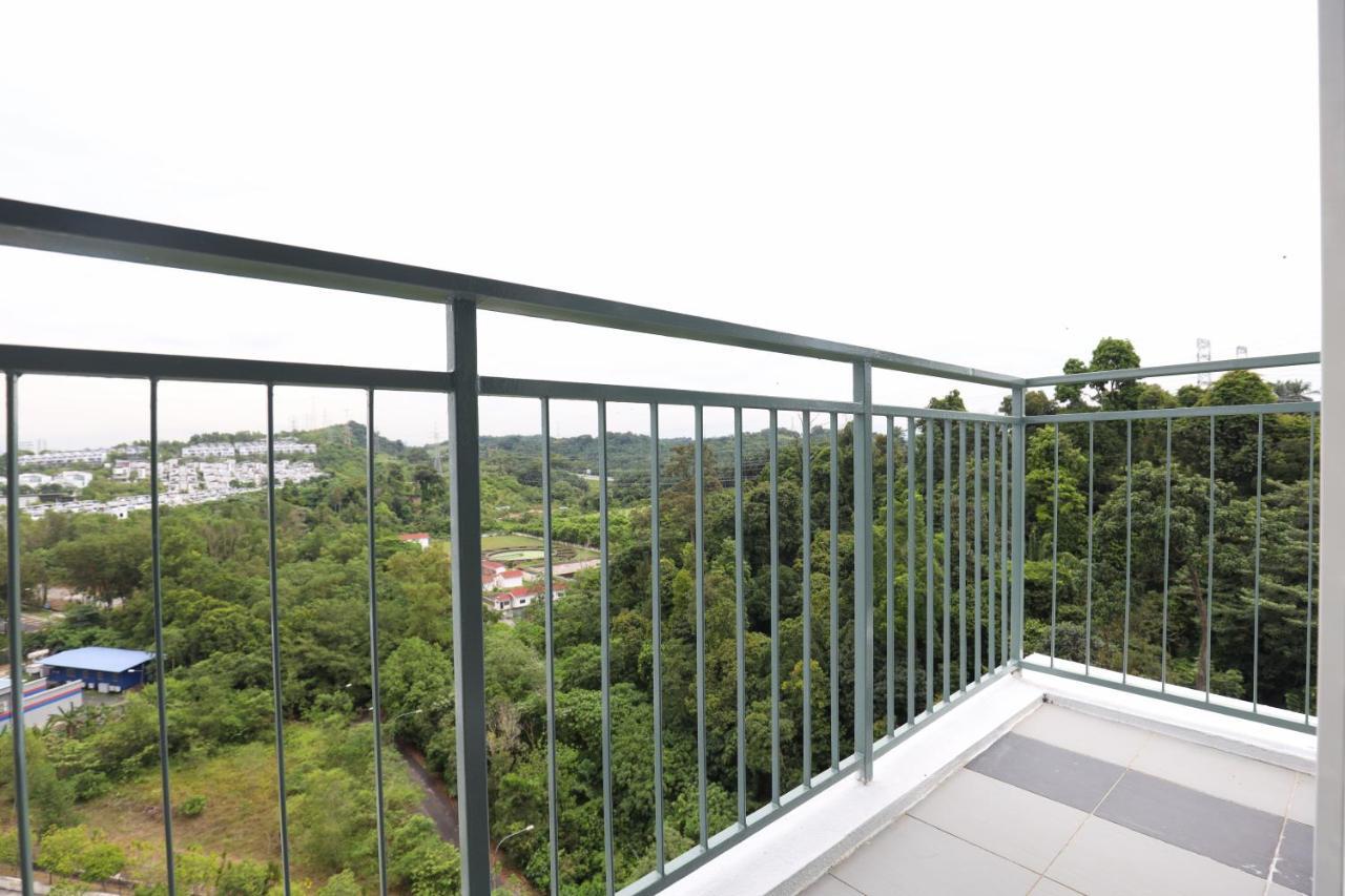 Cozy 3-Bedroom Condo With Pool - Seri Kembangan Exteriér fotografie
