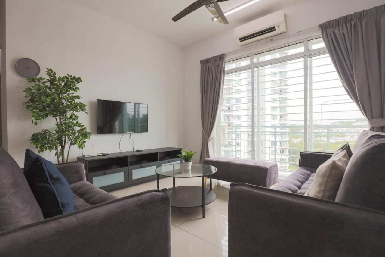 Cozy 3-Bedroom Condo With Pool - Seri Kembangan Exteriér fotografie